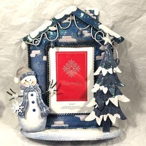 Winter House Photo Frame with Snowman and Tree. Holds a 3.5” x 5” photo.